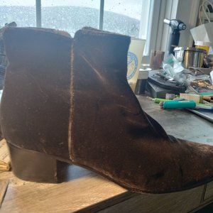 EU size 39 dark brown crushed suede Joie booties